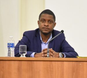 Fotografia do vereador Lucas Bob (PSB-MG) na Câmara Municipal de Congonhas